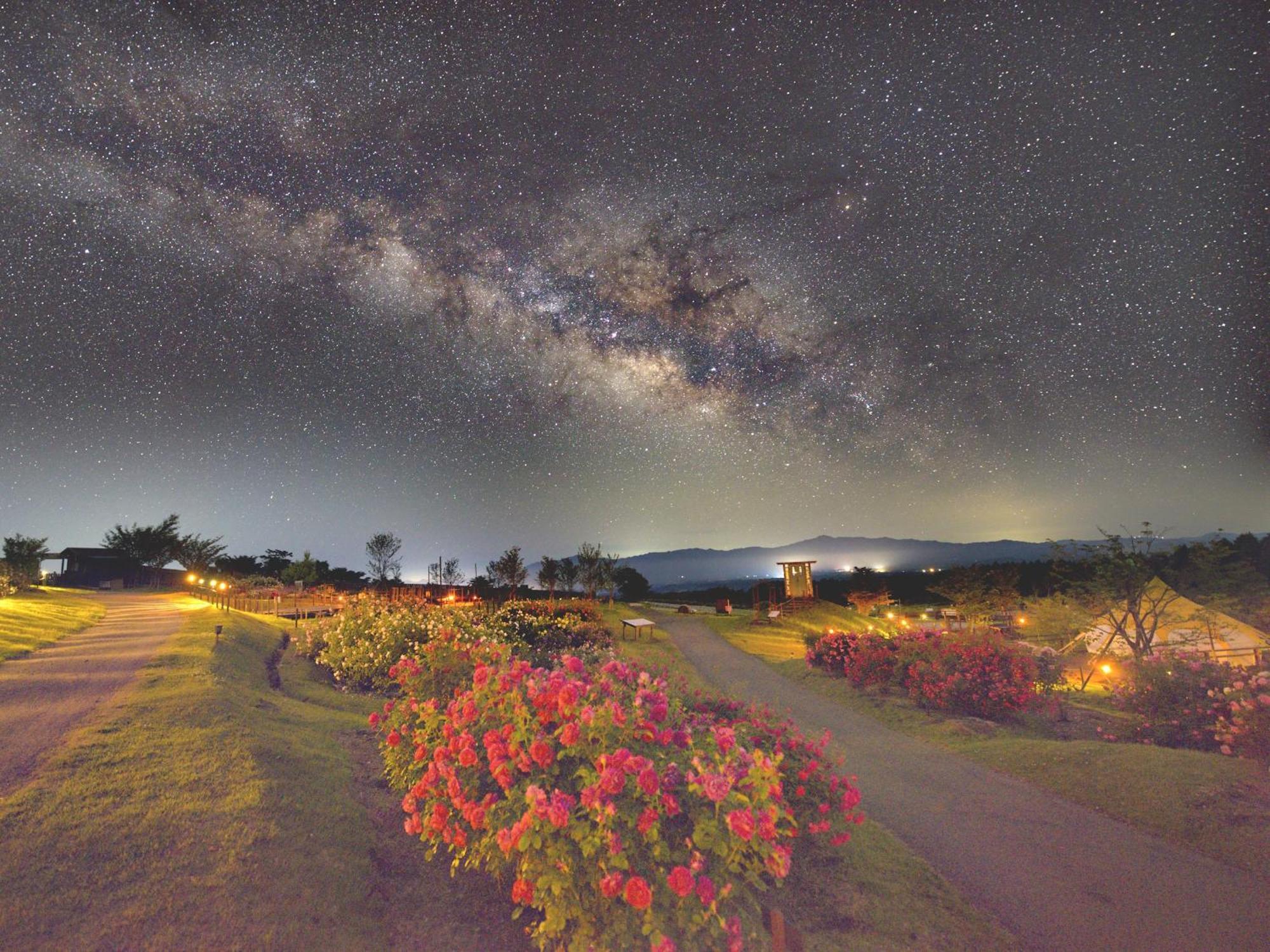 くじゅう花公園　キャンピングリゾート花と星 Kuju Esterno foto